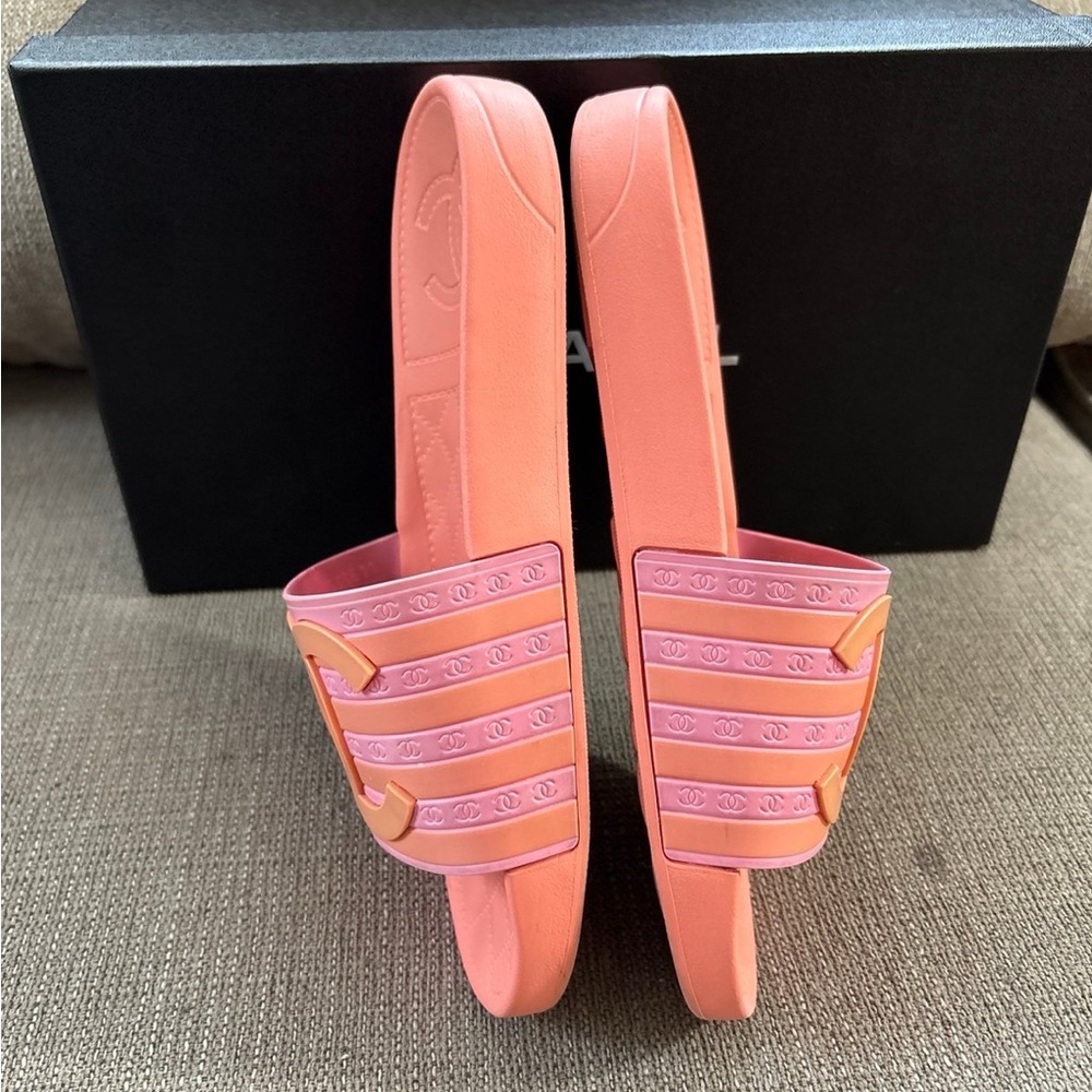 Saks Fifth Avenue Pink and Orange Women's Sandals - Picture 3 of 9